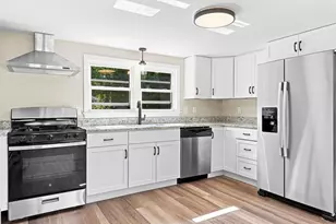 97 Plymouth Ave, Wareham, MA 02538 - Photo 9