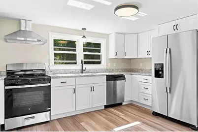 97 Plymouth Ave, Wareham, MA 02538 - Photo 9