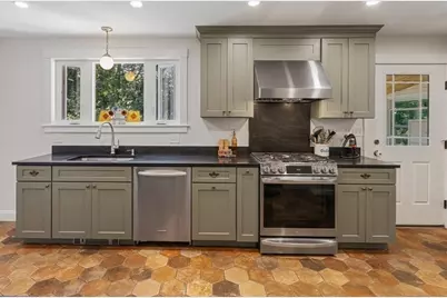 65 Congress St, Amesbury, MA 01913 - Photo 15