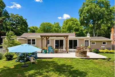 14 Veeder Dr, Falmouth, MA 02536 - Photo 1