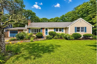 14 Veeder Dr, Falmouth, MA 02536 - Photo 1