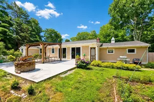 14 Veeder Dr, Falmouth, MA 02536 - Photo 1