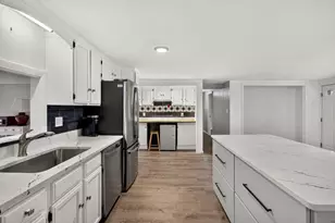 14 Veeder Dr, Falmouth, MA 02536 - Photo 19