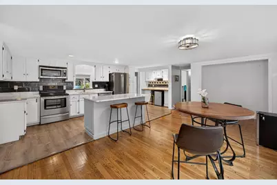 14 Veeder Dr, Falmouth, MA 02536 - Photo 7