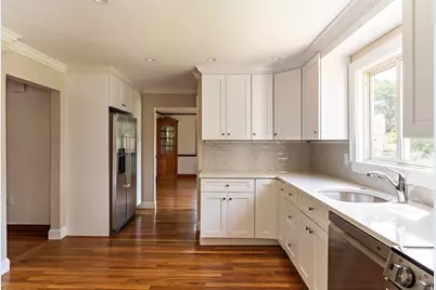 70 South Border Road, Medford, MA 02155 - Photo 5