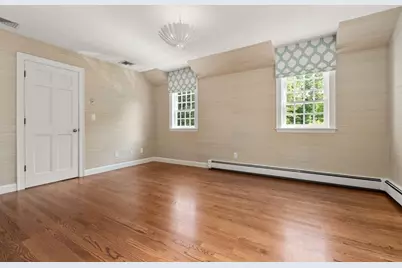 17 Montrose St, Newton, MA 02458 - Photo 13