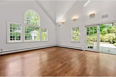 17 Montrose St, Newton, MA 02458 - Photo 9