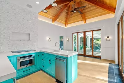 17 Montrose St, Newton, MA 02458 - Photo 17