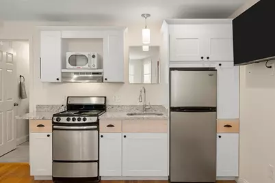 11 Charter St, Newburyport, MA 01950 - Photo 7