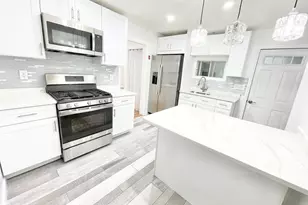22 Clinton St, Mansfield, MA 02048 - Photo 5