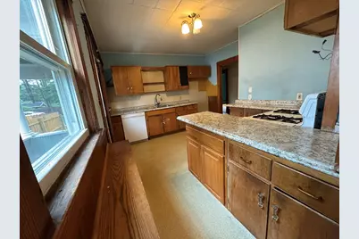 50 Cleveland St, Greenfield, MA 01301 - Photo 9