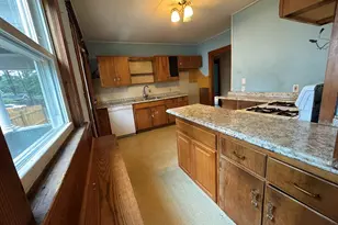 50 Cleveland St, Greenfield, MA 01301 - Photo 9