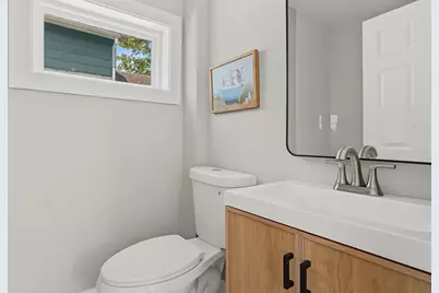 85 Middle St, Fairhaven, MA 02719 - Photo 9
