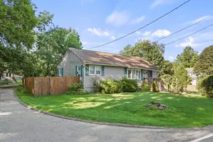 296 Hancock Rd, Pittsfield, MA 01201 - Photo 1