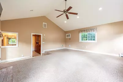 289 Morgan St, South Hadley, MA 01075 - Photo 15