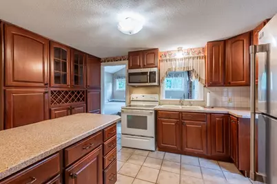 289 Morgan St, South Hadley, MA 01075 - Photo 9