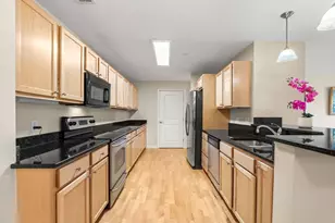 33 Westchester Dr, Haverhill, MA 01830 - Photo 3