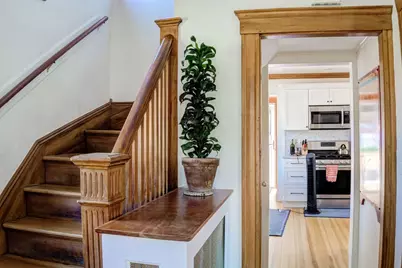 656 W Roxbury Pkwy, Boston, MA 02131 - Photo 9