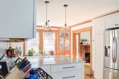 656 W Roxbury Pkwy, Boston, MA 02131 - Photo 3