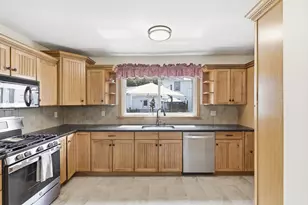 1 Oak St, Tewksbury, MA 01876 - Photo 9