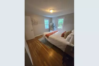 42 Iowa St, Worcester, MA 01602 - Photo 9