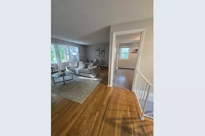 42 Iowa St, Worcester, MA 01602 - Photo 5
