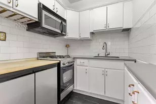 27 Bowdoin, Boston, MA 02114 - Photo 3