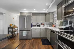 51 Glide St, Boston, MA 02122 - Photo 3