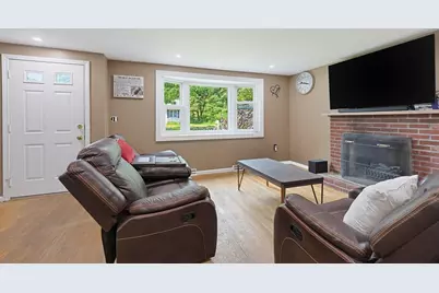 304 Primrose Hill Rd, Dracut, MA 01850 - Photo 3