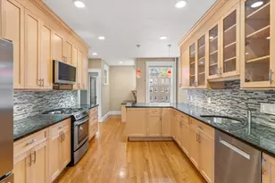 20 Egmont St, Brookline, MA 02446 - Photo 5