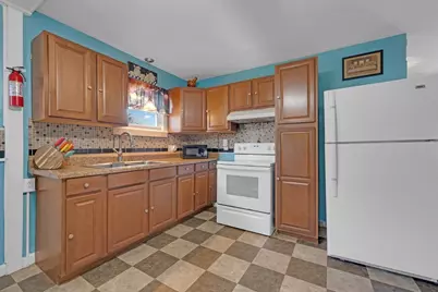 10 Union St, Southbridge, MA 01550 - Photo 7