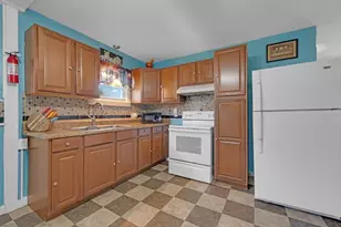 10 Union St, Southbridge, MA 01550 - Photo 7