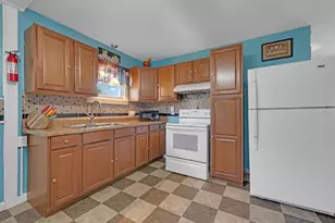 10 Union St, Southbridge, MA 01550 - Photo 7