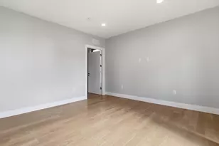 9 Central St, Somerville, MA 02143 - Photo 13