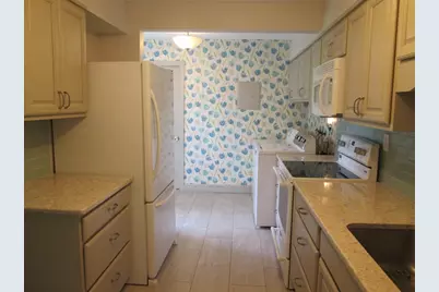 188 Horseshoe Dr #188, Chicopee, MA 01022 - Photo 5