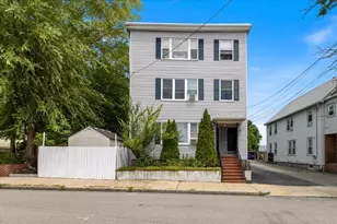 34 Henry St, Malden, MA 02148 - Photo 3