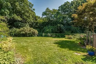 116 Pleasant St, Holyoke, MA 01040 - Photo 29
