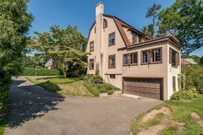 116 Pleasant St, Holyoke, MA 01040 - Photo 25