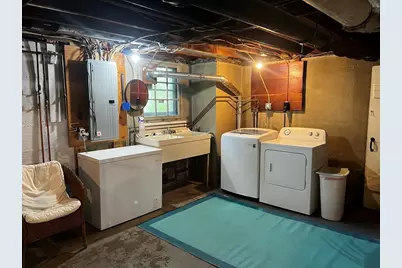 116 Pleasant St, Holyoke, MA 01040 - Photo 33