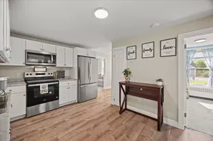 1381 Cohannet St, Taunton, MA 02780 - Photo 5