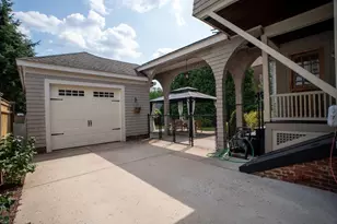 37 Pineywoods Ave, Springfield, MA 01108 - Photo 29