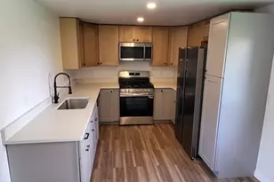 19 Oliver St, Lowell, MA 01854 - Photo 3