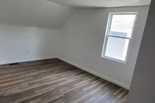 19 Oliver St, Lowell, MA 01854 - Photo 11