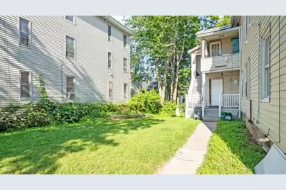 22 Florence St, Worcester, MA 01610 - Photo 5