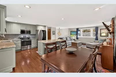106 Tanglewood Dr, Falmouth, MA 02536 - Photo 15