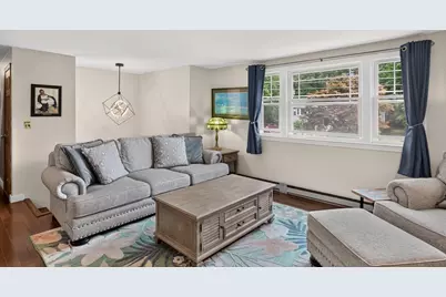106 Tanglewood Dr, Falmouth, MA 02536 - Photo 9