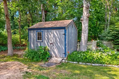 106 Tanglewood Dr, Falmouth, MA 02536 - Photo 33