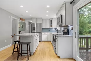 2 Bettys Neck Rd, Lakeville, MA 02347 - Photo 3