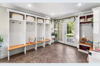 33 S Walnut St, Mansfield, MA 02048 - Photo 9