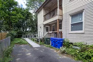 44-46 Dawes St, Springfield, MA 01109 - Photo 5